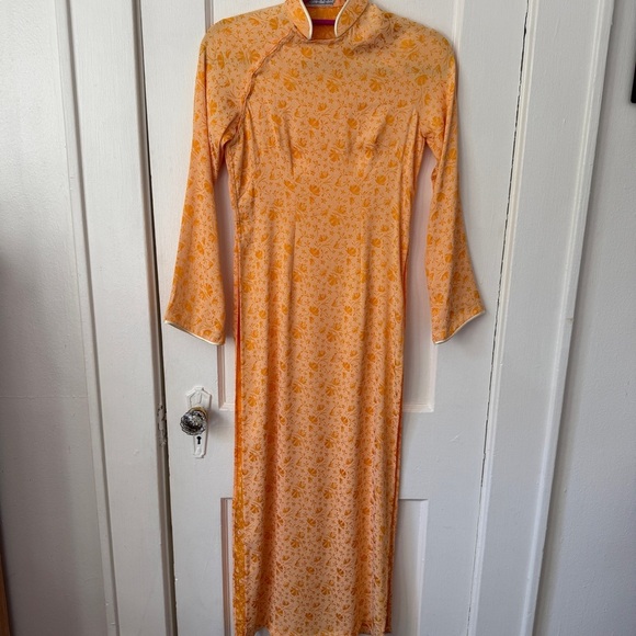 Vintage Vietnamese Áo Dài Peach & Mustard Floral Brocade Dress Size XS/S - Picture 1 of 14